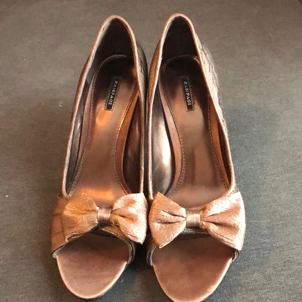 Heel - Picture 1 of 6